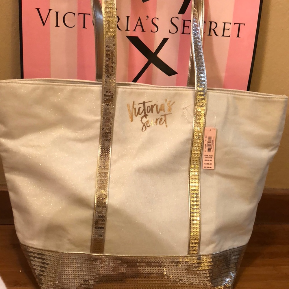 Victoria’s Secret white shimmer/sequined tote 👛🌟